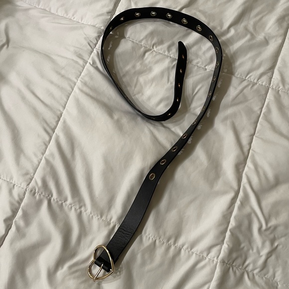 Belt 💛 - Picture 2 of 4